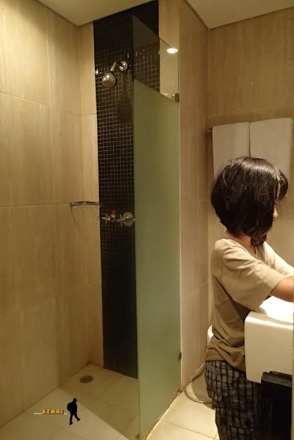 Saat yang Tepat Staycation di ZEN Rooms Hotel Sotis, Blok M hotel sotis blok m