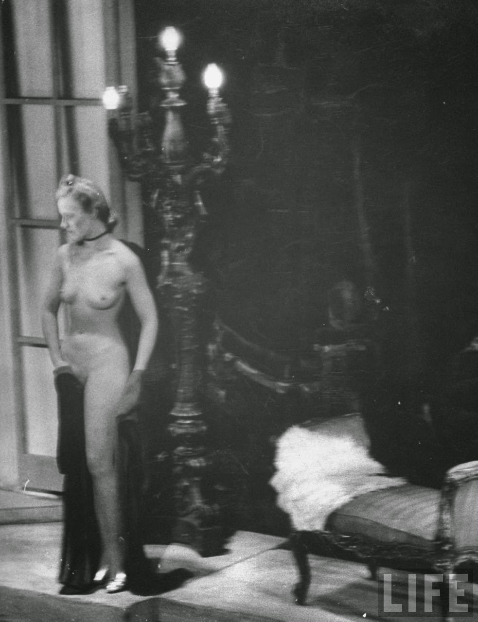 Vintage Nude Strippers On Stage