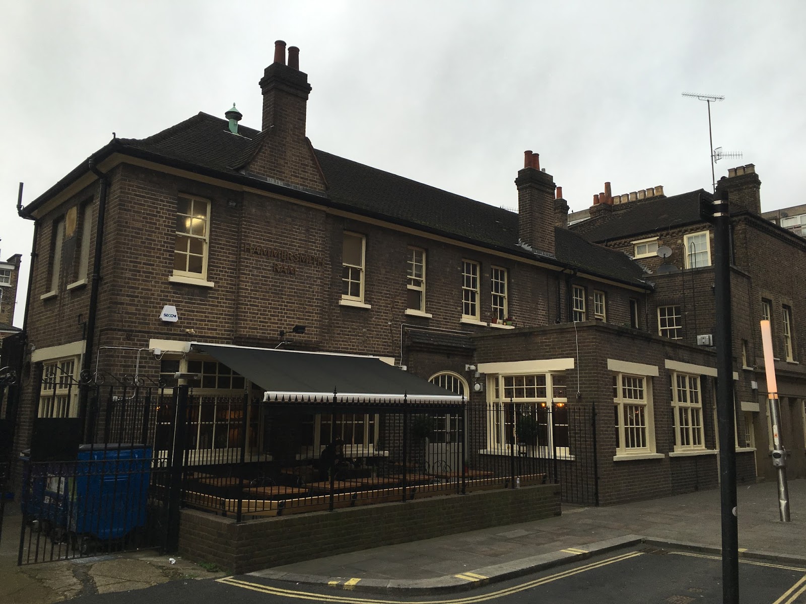 Everyday London Life Hammersmith Ram Pub, Hammersmith, London, Winter 2017