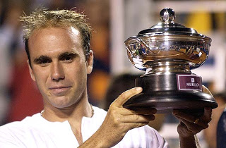 Nacimiento del tenista nacional Luis Horna