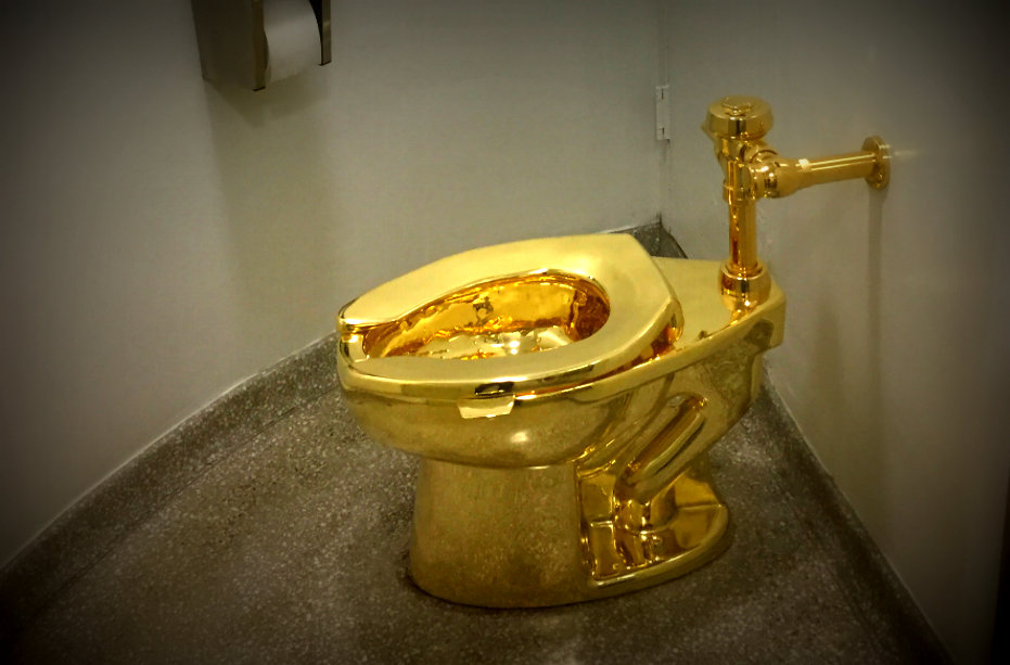 Montreal Simon Donald Trump and the Golden Toilet