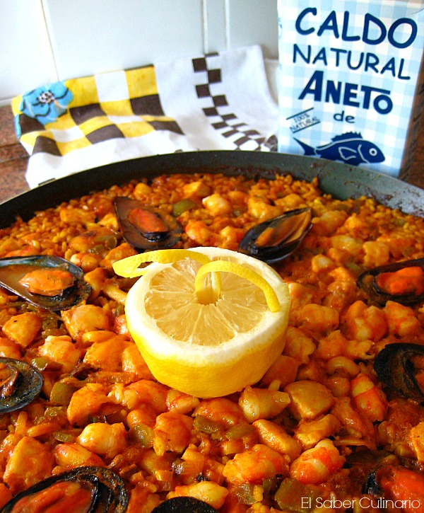 paella de marisco con caldo de pescado Aneto