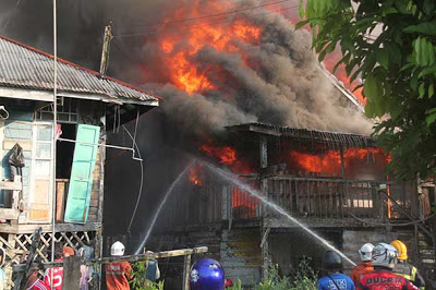  Gambar  sekitar kebakaran  50 buah rumah  di Kg Datu Sibu 