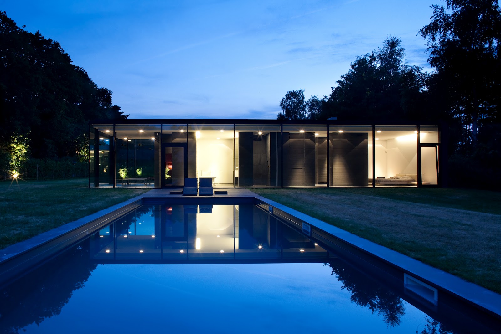 Ultra Modern Minimal Glass House