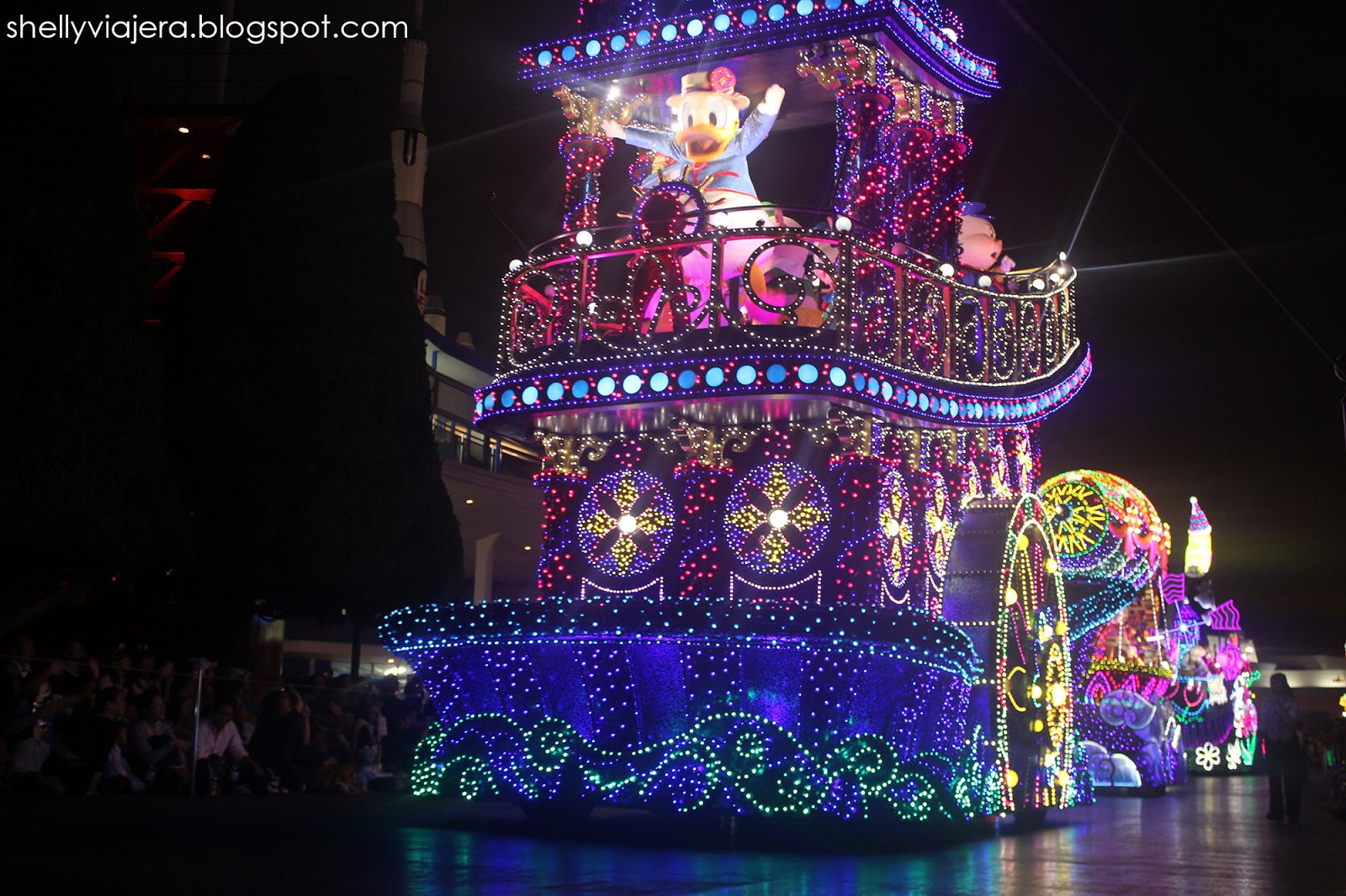 When in Japan Tokyo Disneyland Shelly Viajera Travel