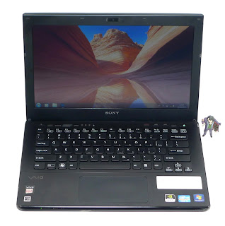 Laptop Design SONY VAIO SVS131A12W Double VGA Bekas Di Malang