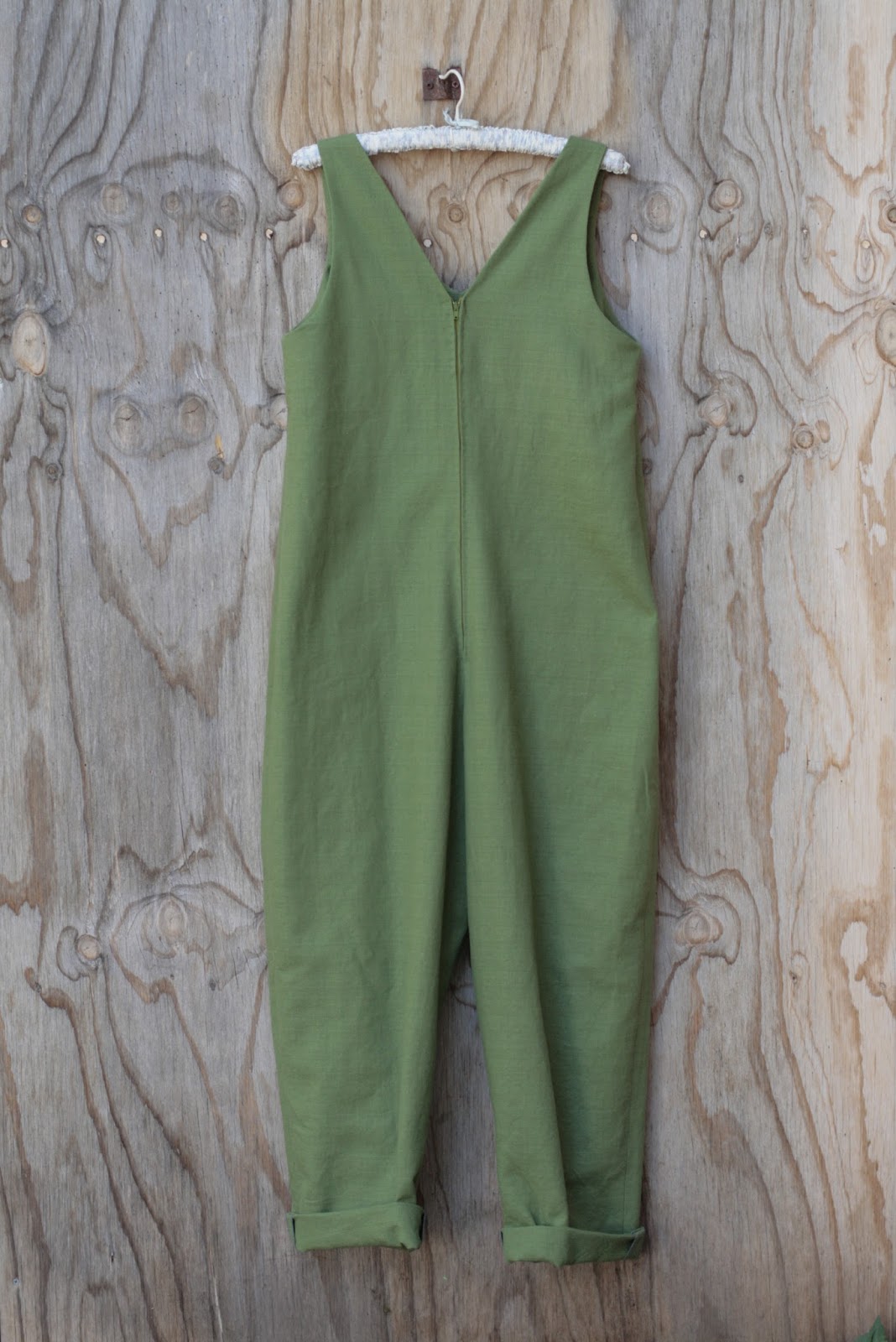 Pattern Review: In The Folds Jumpsuit (free pattern for Peppermint ...
