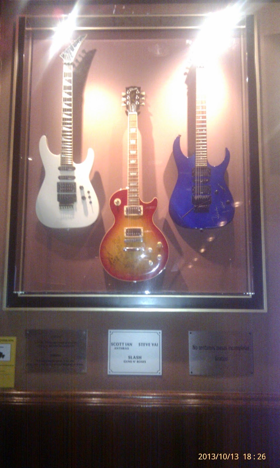 Quiero tocar como Slash: Una vuelta por el Hard Rock Cafe Madrid (I)