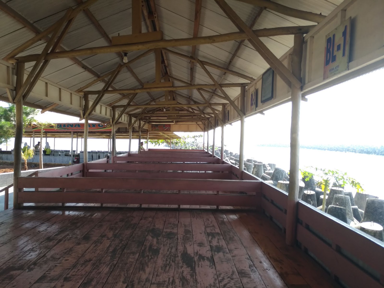 Asyiknya Makan Makan Di Rumah Makan Mina Ayu Limbangan Indramayu Perlu Piknik