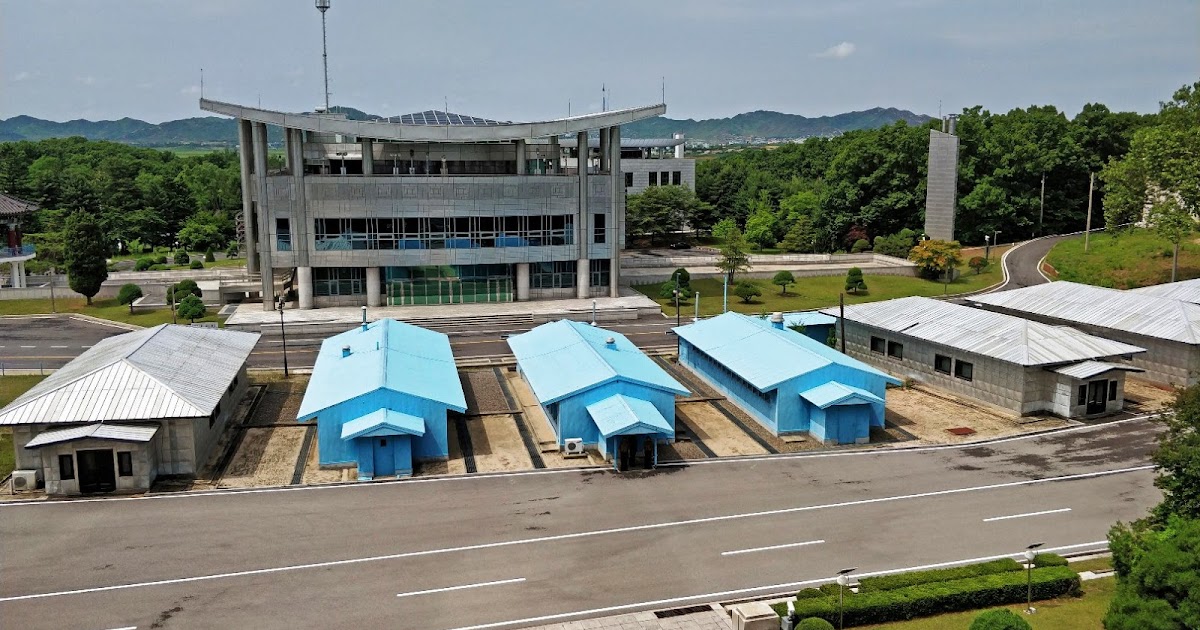 the viewing deck Panmunjom (38th Parallel DMZ) and