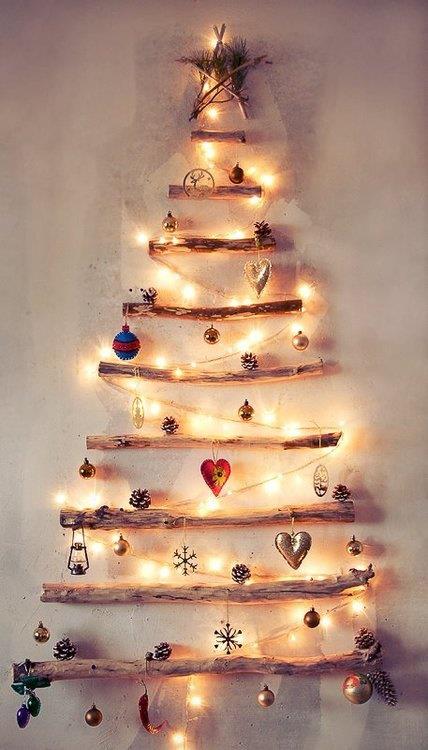 Diy christmas tree made of lights on wall TRAVELLING WITH A HINT OF FASHION || fashionthroughtravel.com