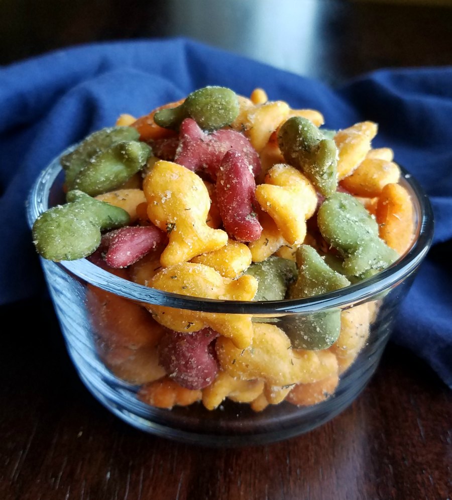 Cooking With Carlee Swamp Fish Crackers {with Ranch, Garlic and Dill!}