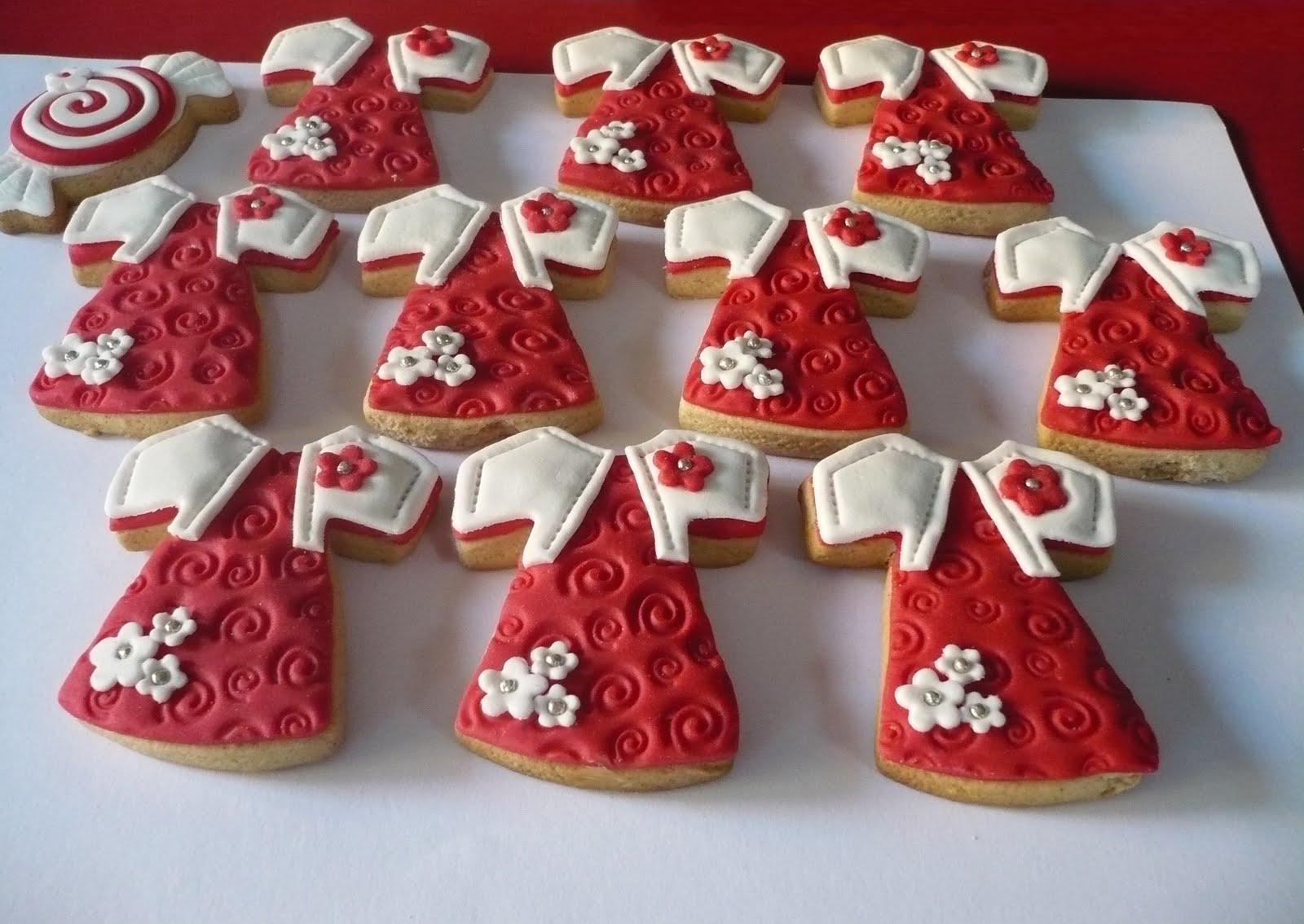 BİSCOTTİ KURABİYE BERNA HANIM�IN BAYRAMLIK İKRAMLIKLARI