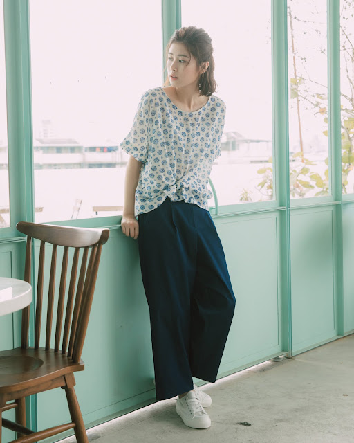 慕蓉實穿清晨日光扭結麻紗造型上衣