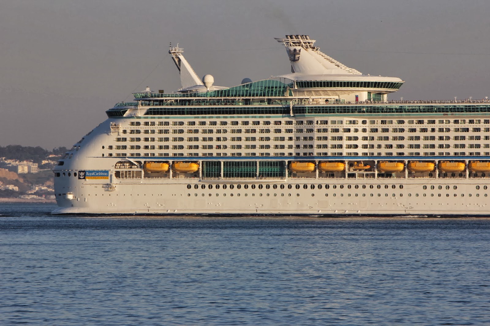 Ships Photo Gallery ADVENTURE OF THE SEAS