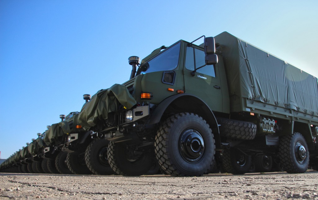Литовська армія отримала 110 легких вантажівок Unimog