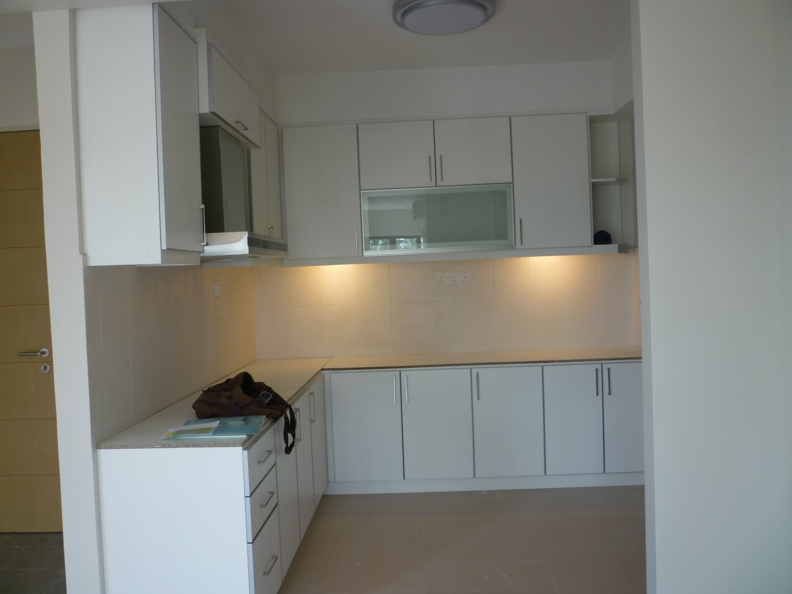 Nova Kitchen & Deco Sdn Bhd: KITCHEN CABINET IN WHITE MELAMINE