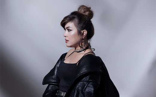 Kumpulan Lirik Lagu Novita Dewi Terbaru Kumpulan Lirik Lagu Novita Dewi Terbaru
