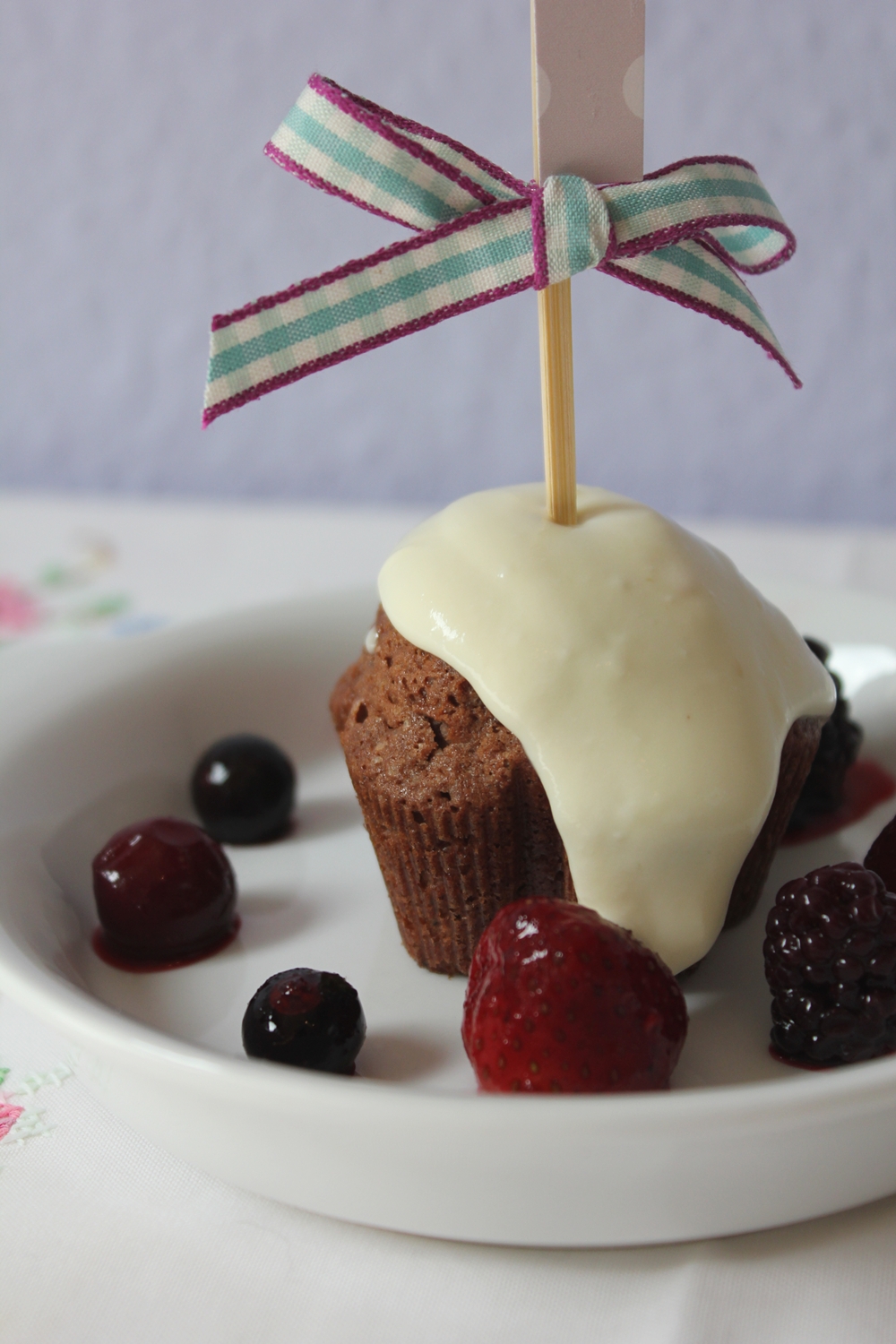 Wolkenfees Küchenwerkstatt: Schokoladencreme-Cupcakes mit weißer ...