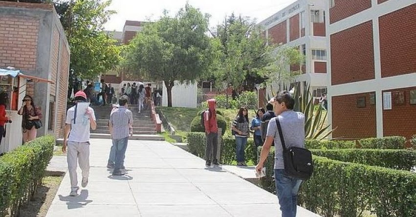 Universidades tienen problemas económicos para obtener el licenciamiento, según información de la SUNEDU Universidades tienen problemas económicos para obtener el licenciamiento, según información de la SUNEDU