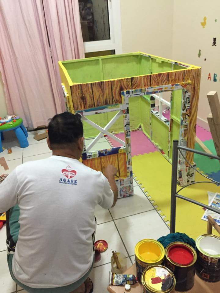 How Filipino GrandPa Turned Used Cardboard into Adorable Playhouse