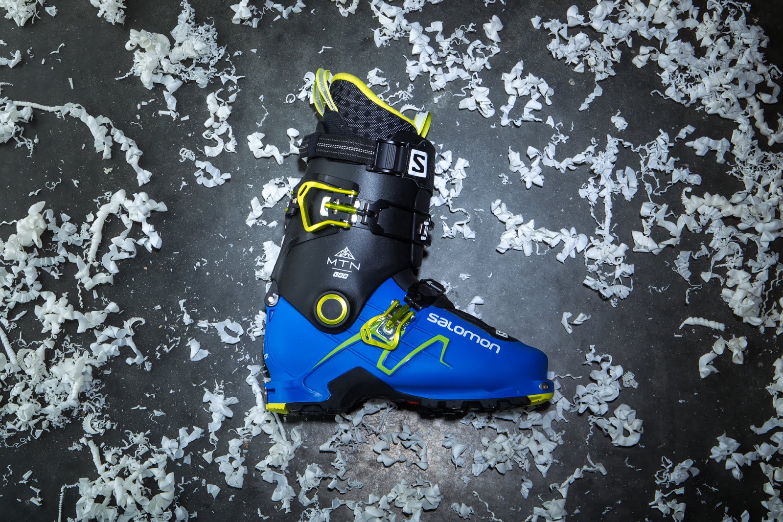 A few words on the plastics found in ski boots
