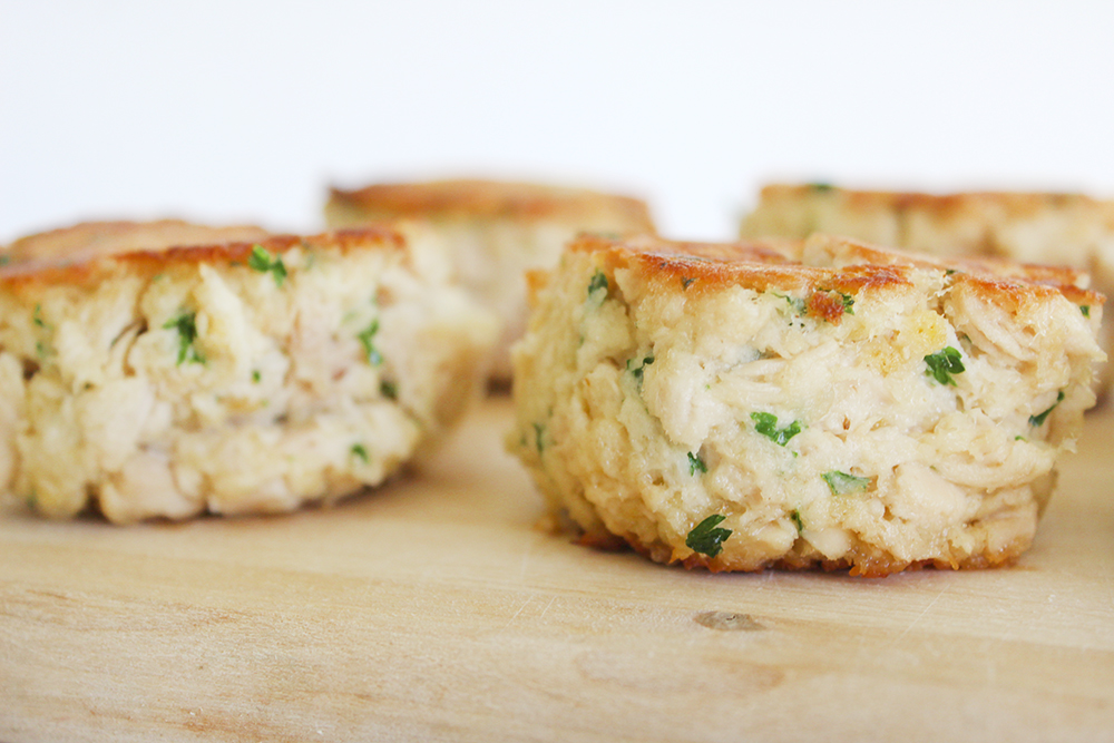 Southern Mom Loves White Albacore Tuna Cakes with Sriracha Lemon Mayo