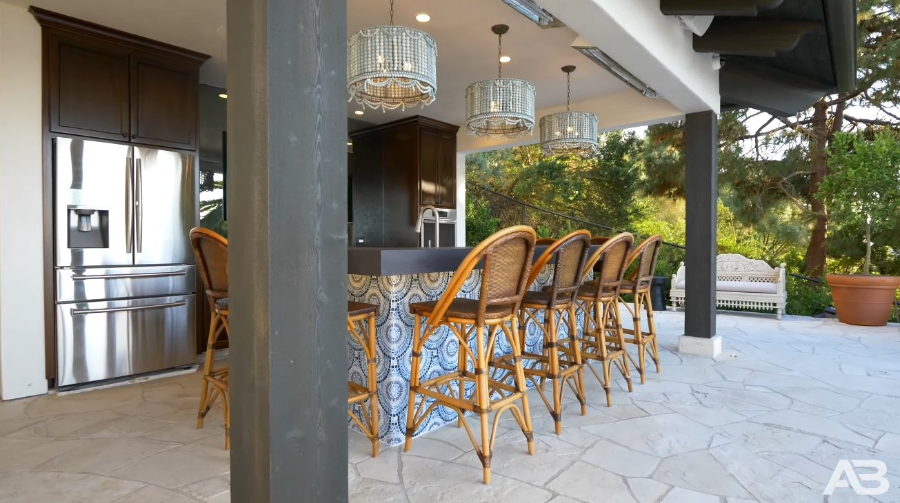33 Photos vs. 824 Vía Del Monte, Palos Verdes Estates, CA vs. Oceanfront Mansion Interior Design Tour By Josh Altman