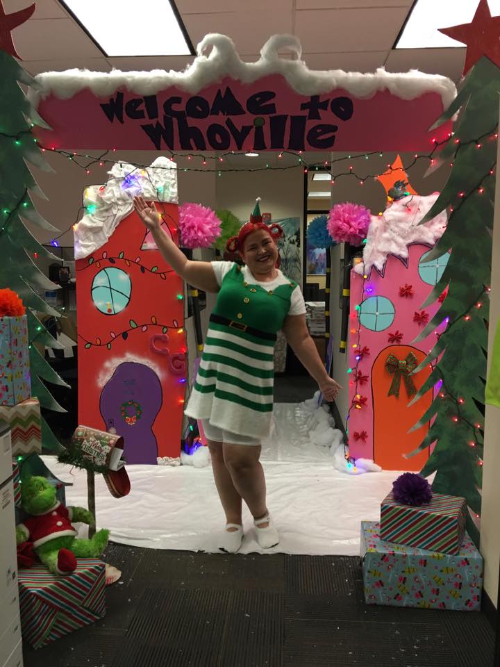 Office decorations : 2017 Christmas challenge (Whoville- Grinch that
