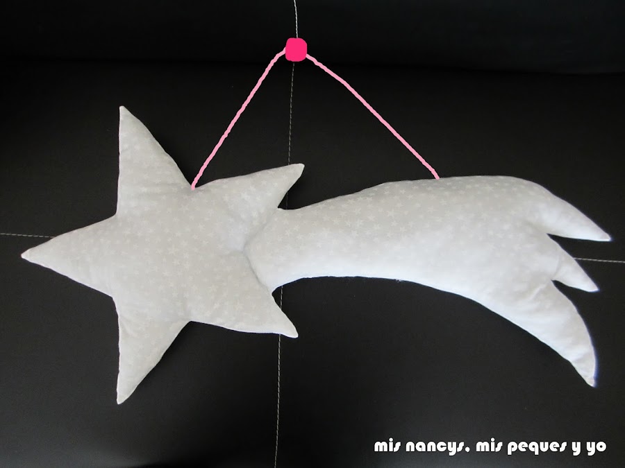 mis nancys, mis peques y yo, tutorial DIY cojín con forma de estrella de Navidad, colgante