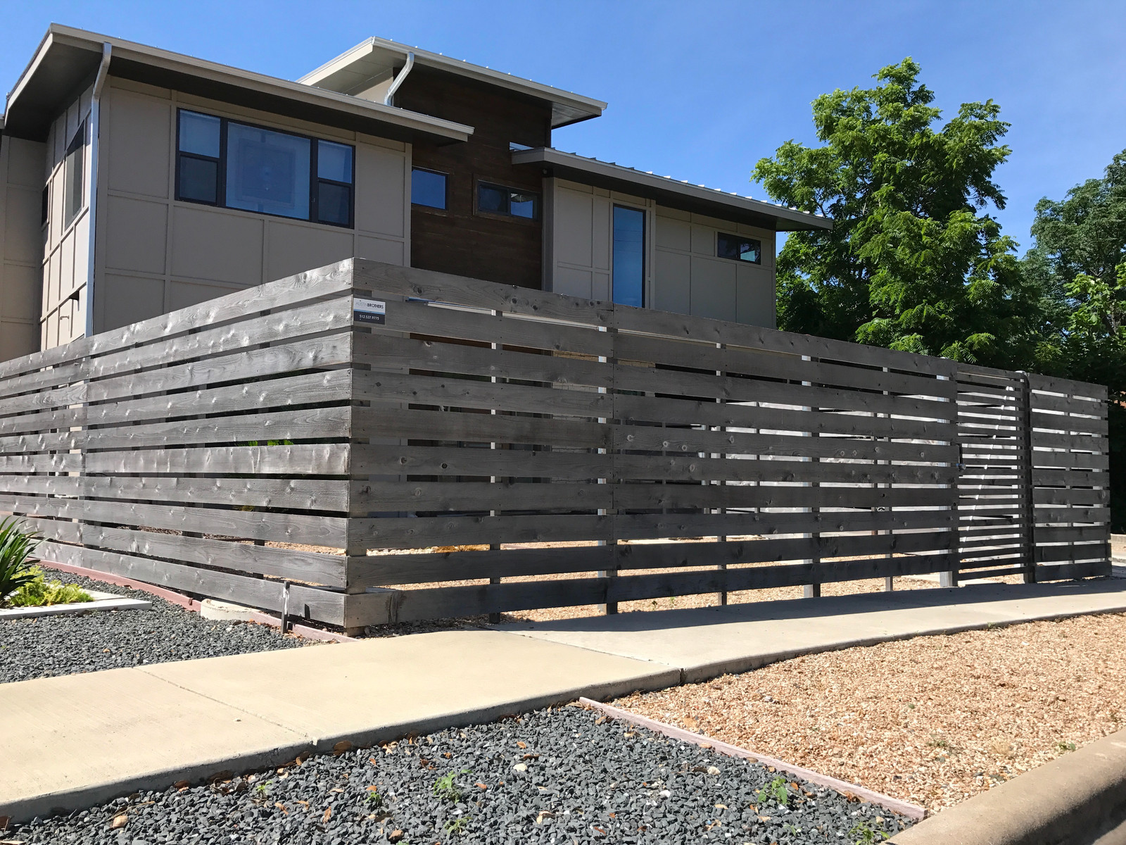 Descubrir 112+ imagen cercas para casas Abzlocal.mx