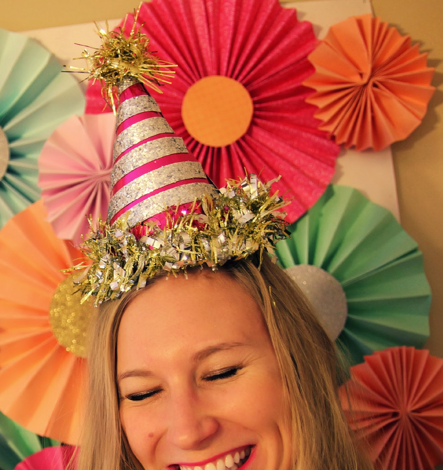 This, too: PEICD (PROJECTS EVEN I CAN DO): HOW TO MAKE A GLITZY PARTY HAT