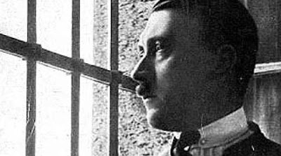 Buku yang Membuat Hitler Kaya Raya Buku yang Membuat Hitler Kaya Raya