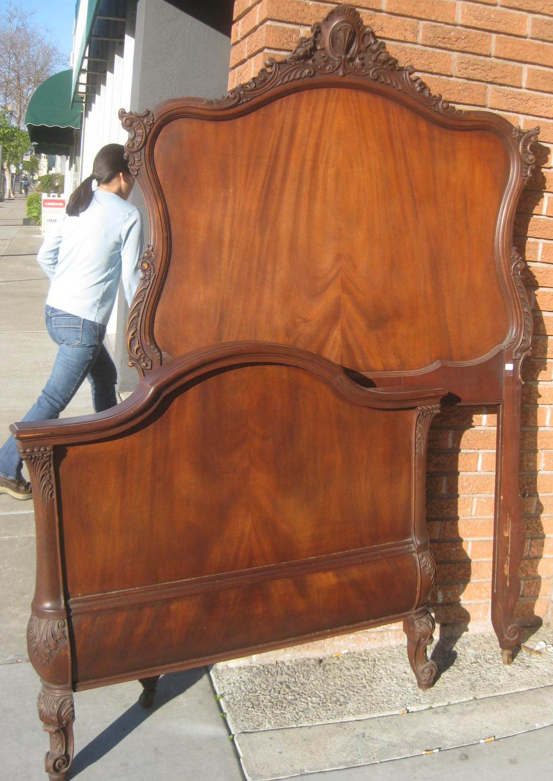 UHURU FURNITURE & COLLECTIBLES SOLD Twin Victorian Bed Frame 125