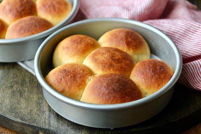 Big Batch Dinner Rolls | Karen's Kitchen Stories