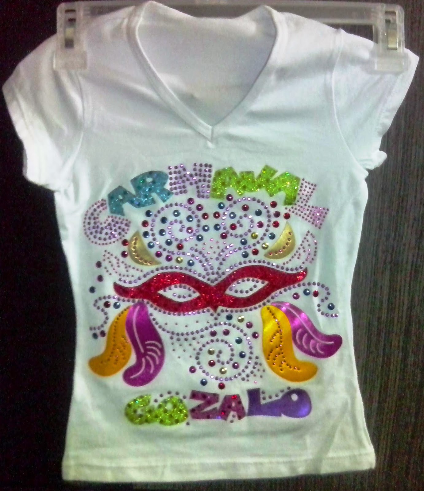 Camisetas de Carnaval y Accesorios: Blusa de Tipo Manga de Carnaval con Diseño de Antifaz.