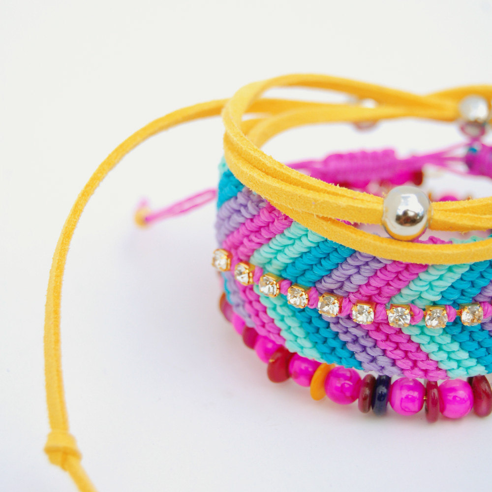 Tales and handmade: Embellished friendship bracelets