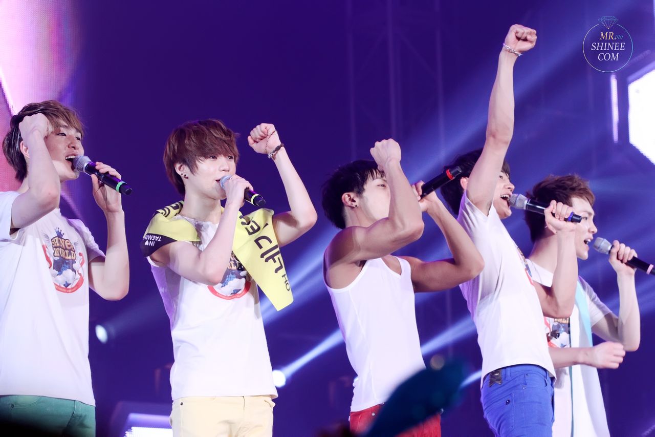 Клаб шоу шайни. SHINEE 2024. SHINEE участники 2023. SHINEE World 2. SHINEE nam EISOO.