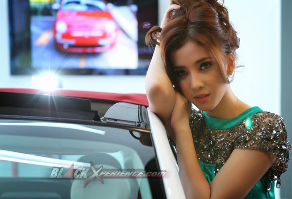 GALERI FOTO MODEL SEKSI YULIA YELLOW DI BX BABES - INDONESIA MODEL