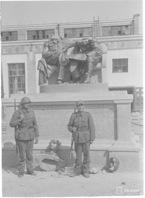 Decapitated statue of Stalin and Lenin, 21 July 1941 worldwartwo.filminspector.com