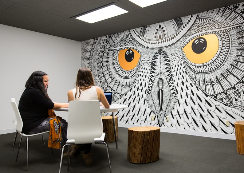Hootsuite users can schedule and natively publish videos on LinkedIn Hootsuite Announces New Features to Help Businesses Large and Small Maximize Impact with LinkedIn Pages