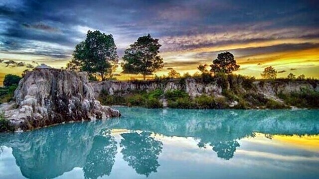 danau biru singkawang danau biru singkawang