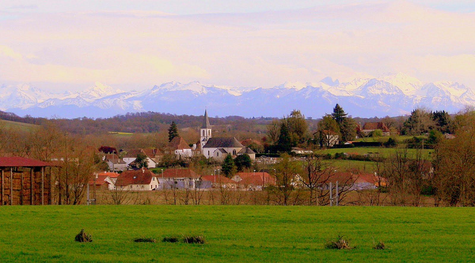 SAINTESUZANNE notre village. A nousté