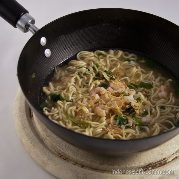 Nudelsuppe mit Garnelen (Mie Kuah Udang)