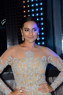Sonakshi Sinha Stunning Glittering Gown On The Sets Of Star Plus Dance Reality Show Nach Baliye Season 8 in Mumbai