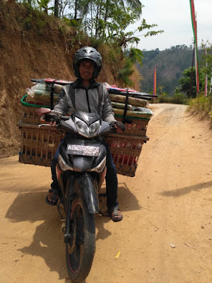 BERKAH TMMD BAGI PEDAGANG PERABOT KELILING