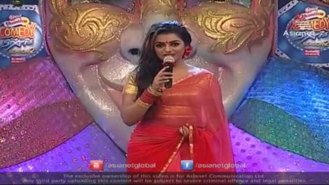 Meera Anil malayalam television anchor new navel show 