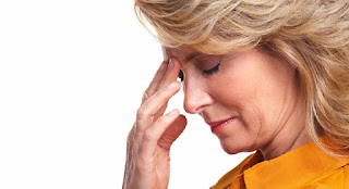 الاعتداء العاطفي والجسدي يفاقم حدة أعراض سن اليأس