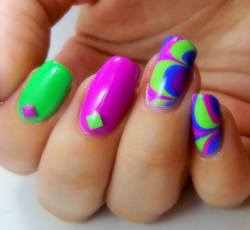 water marble neon nail ppp