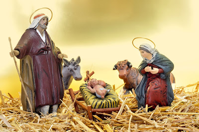 Nacimiento de Jesus con José y María en un pesebre